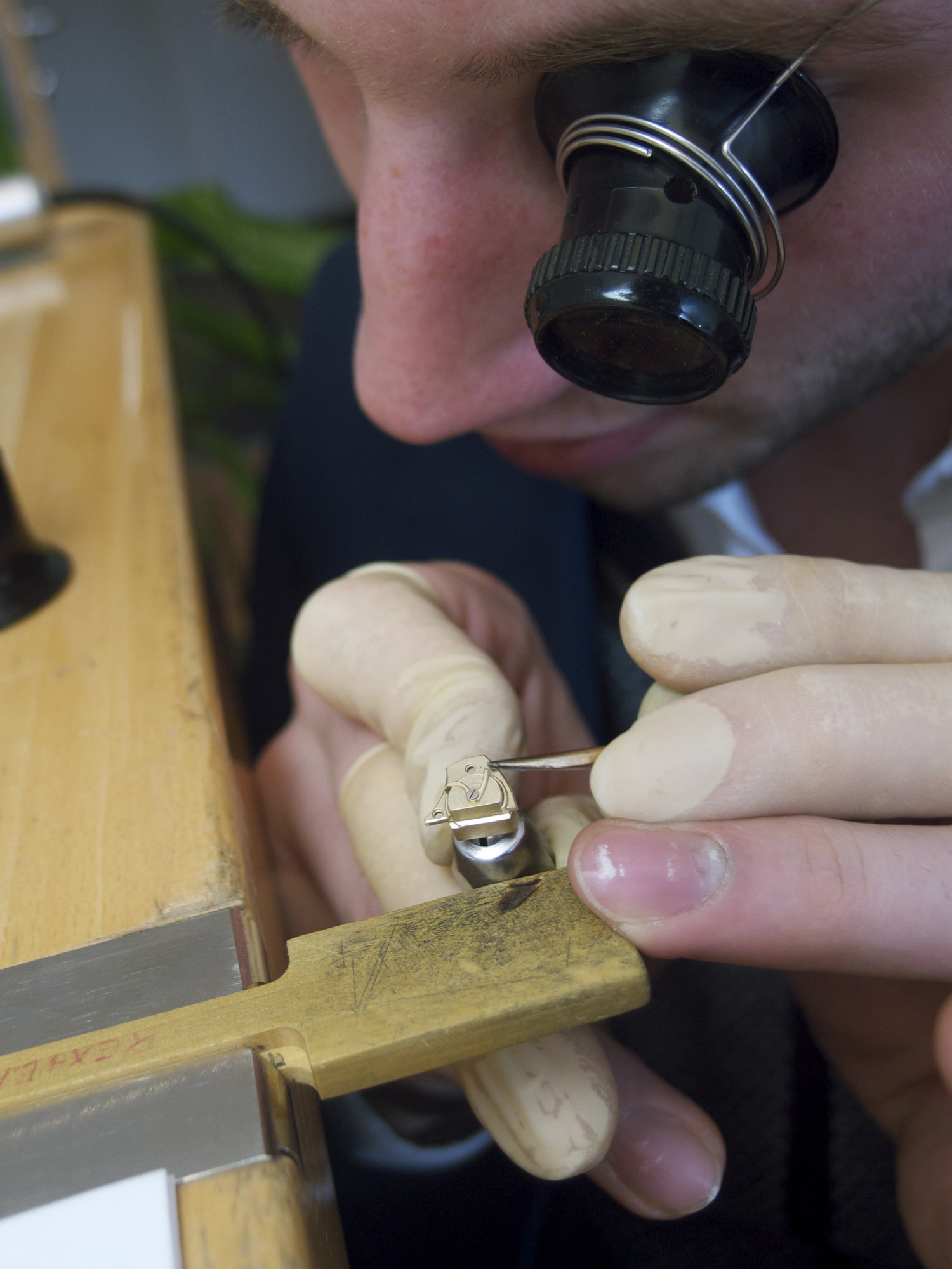Spero Lucem Watchmaker au travail