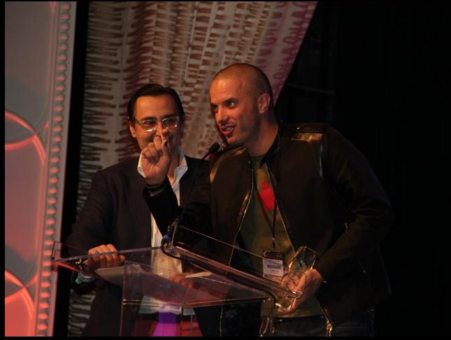 Lionel Ladoire acceptant le Couture Design Award