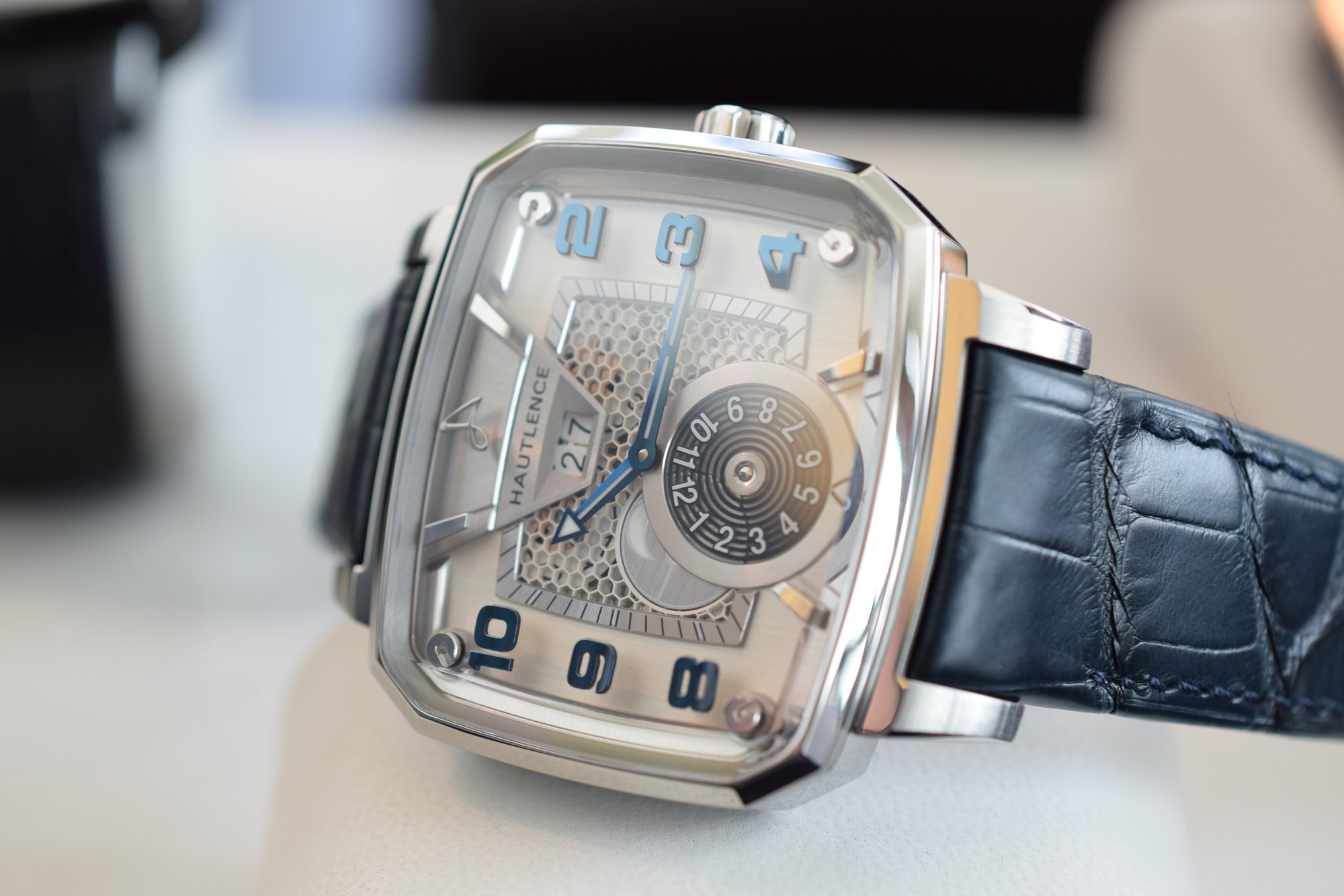 Hautlence Destination 02