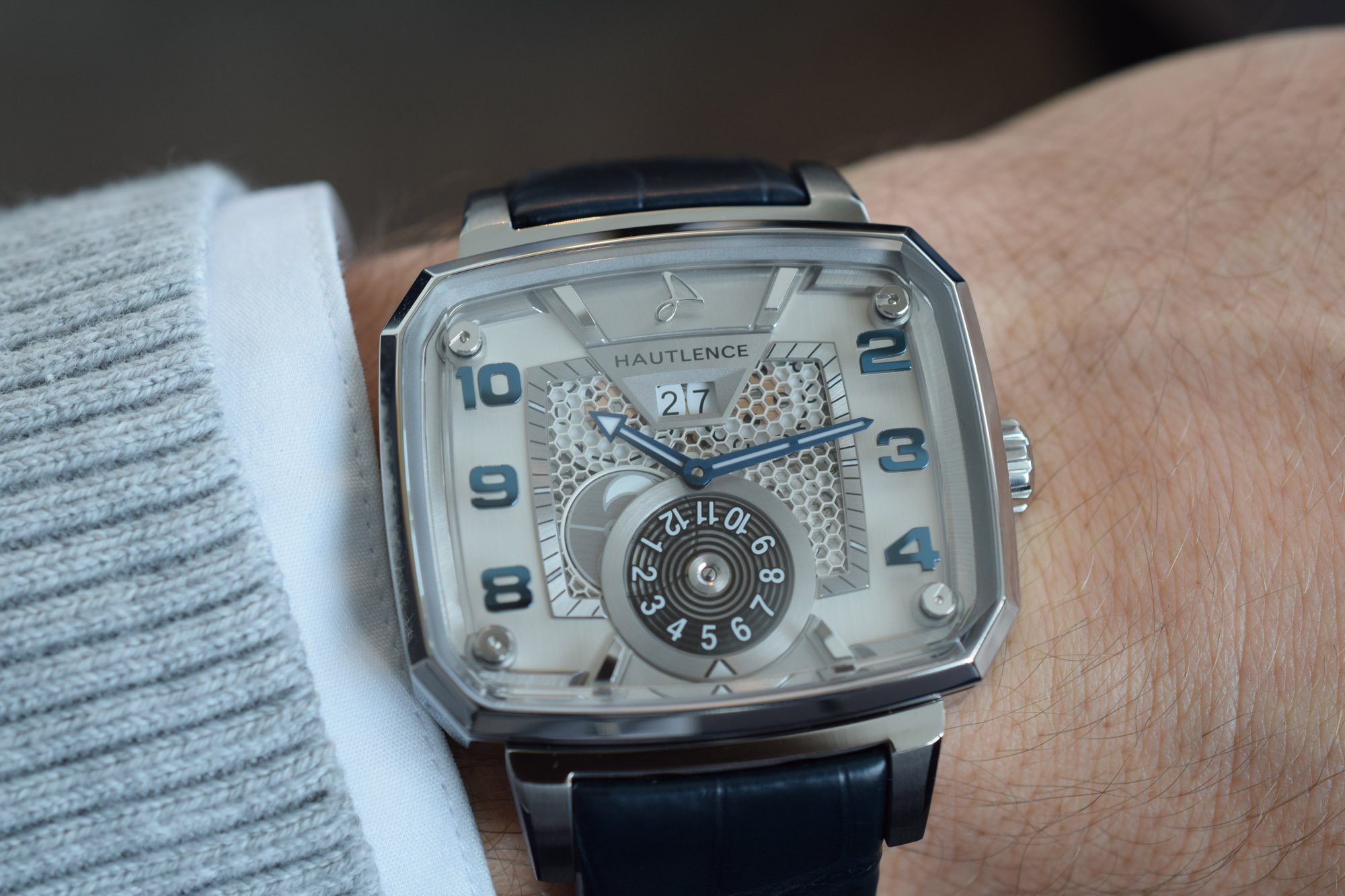 Hautlence Destination 02 à l’essai - Montre au poignet